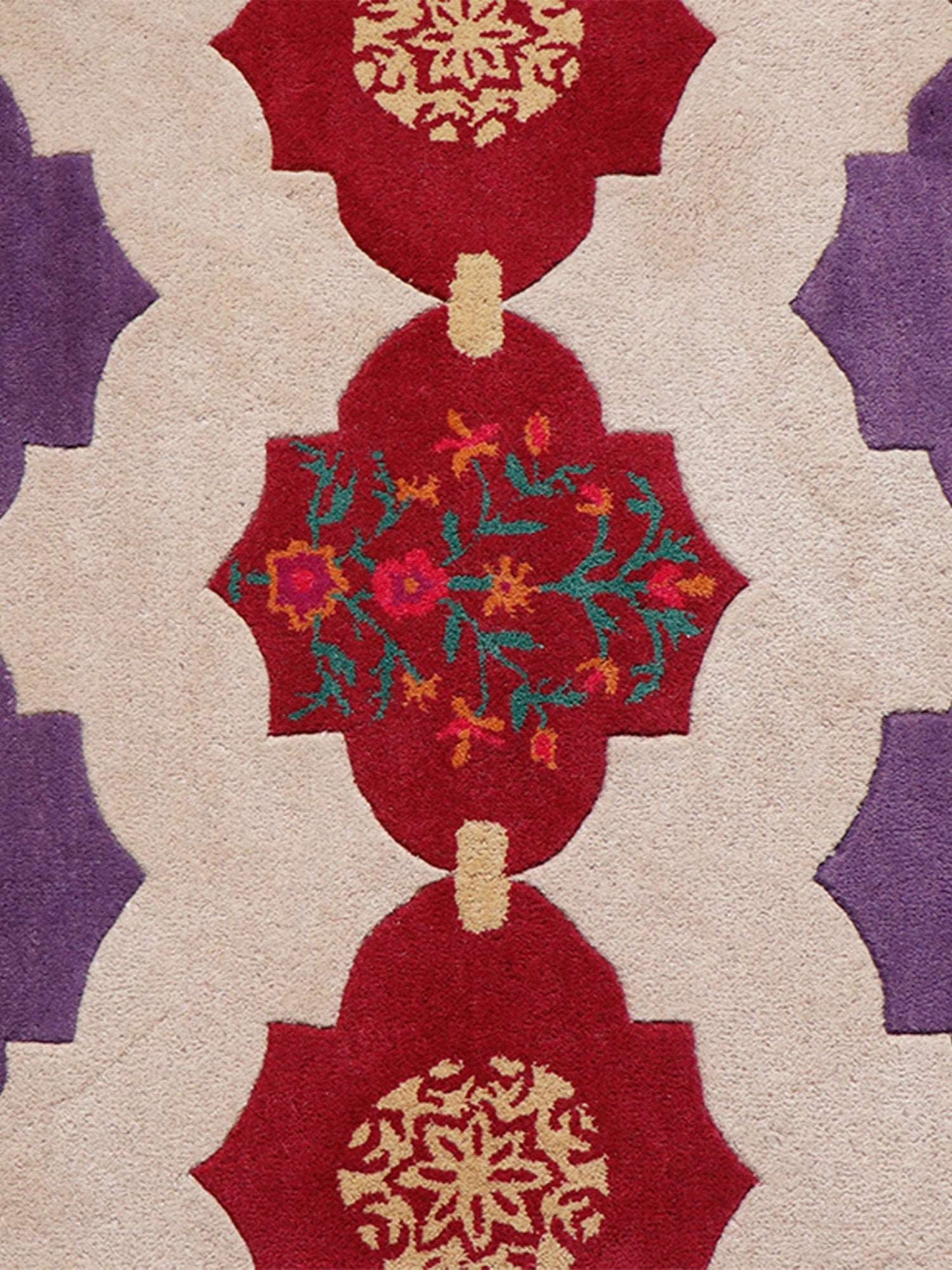 Carpet Hand Tufted 100% Woollen Pattern Bold White Ogee - 4ft X 6ft