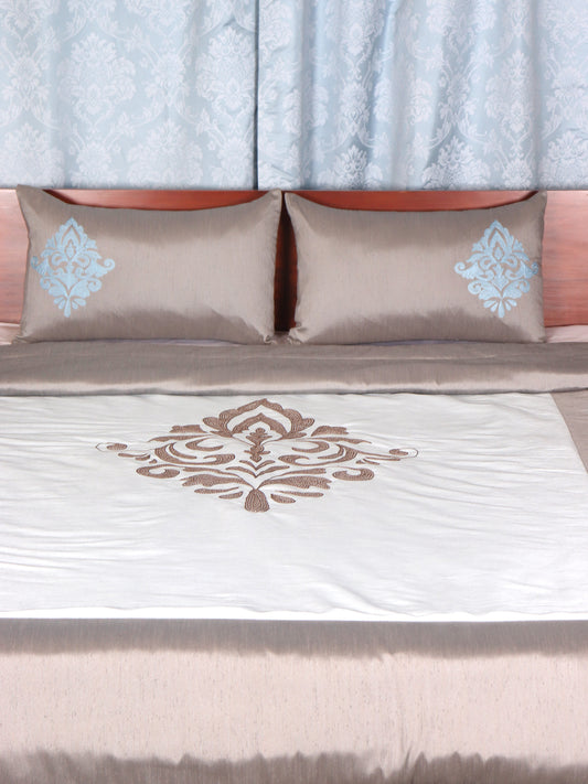 Quilt Aari With Embroidery Cotton 500TC Multi - 90" X 108", 17" X 27"