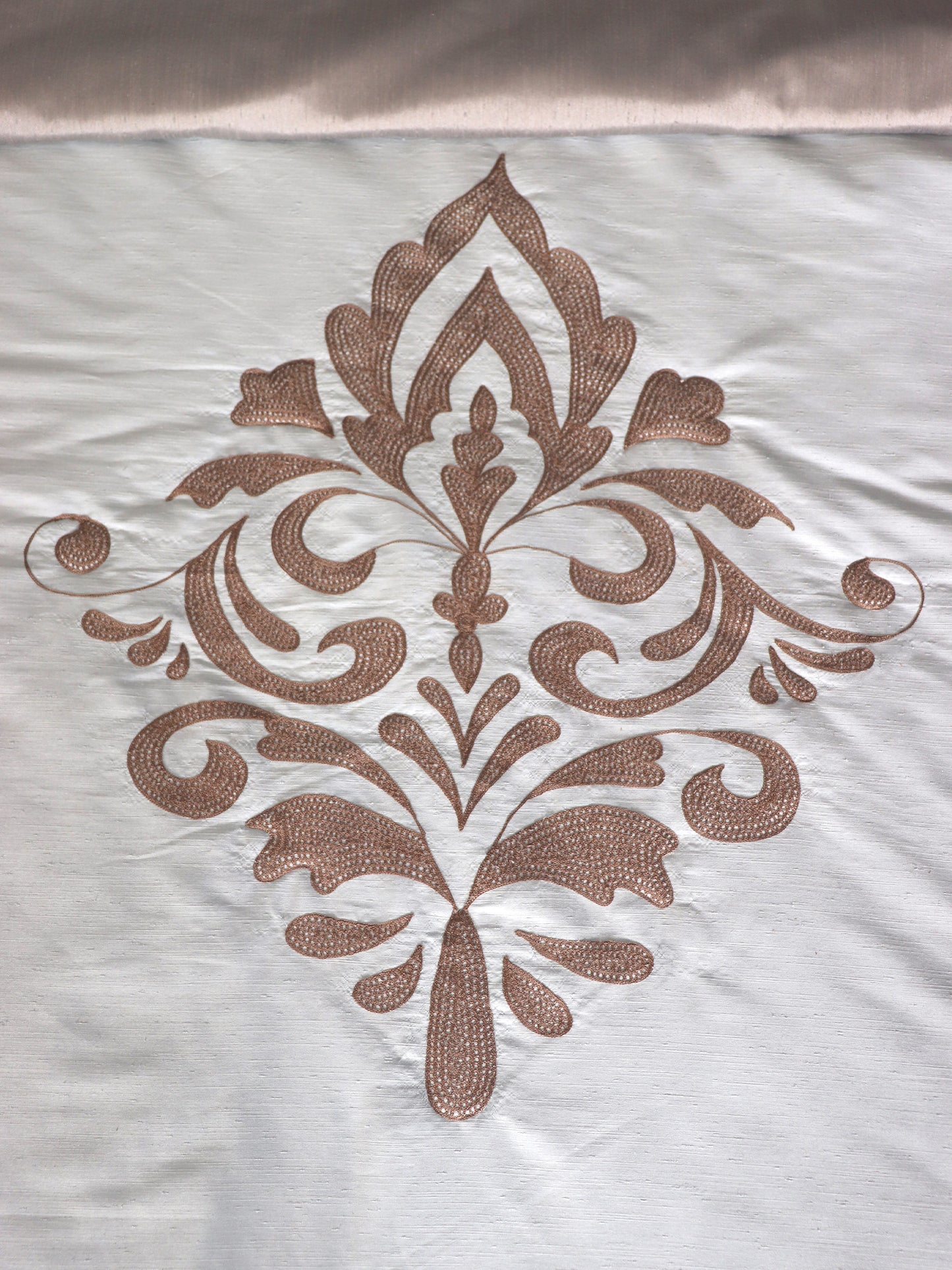 Quilt Aari With Embroidery Cotton 500TC Multi - 90" X 108", 17" X 27"