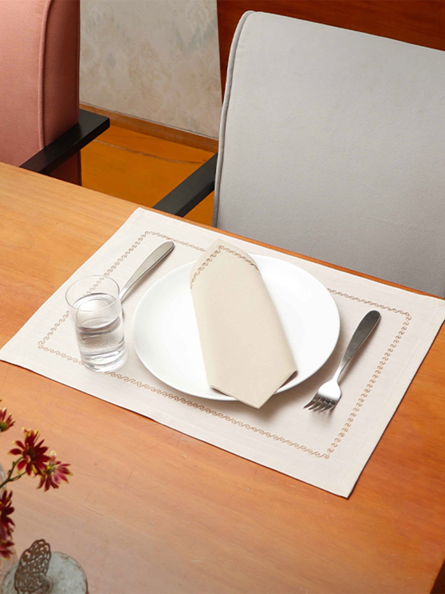 wavy pattern embroidered dinner table placemats and matching embroidered napkins in offwhite - 13x19 inch