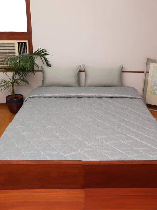 Green colored Diamond Quilted bed quilt /comforter with 2 matching pillow covers made from Cotton Blended front and cotton backed quilt for king size double bed