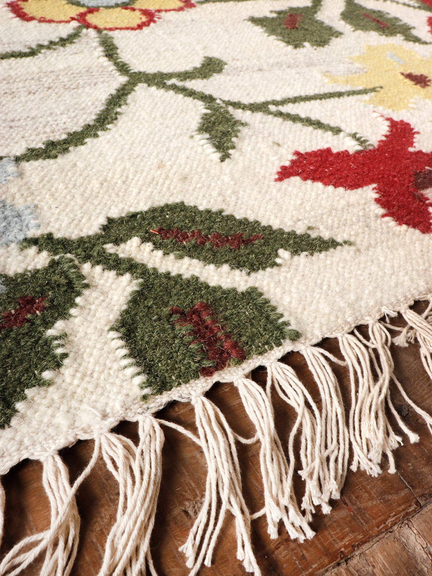 Dhurrie Floral Handwoven Woolen for Floor, Living Room & Bedroom | White - 4x6 feet